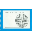 Spiralbunden bok med blått och grått omslag med en svart spiral på. Punktskrift i överkanten.